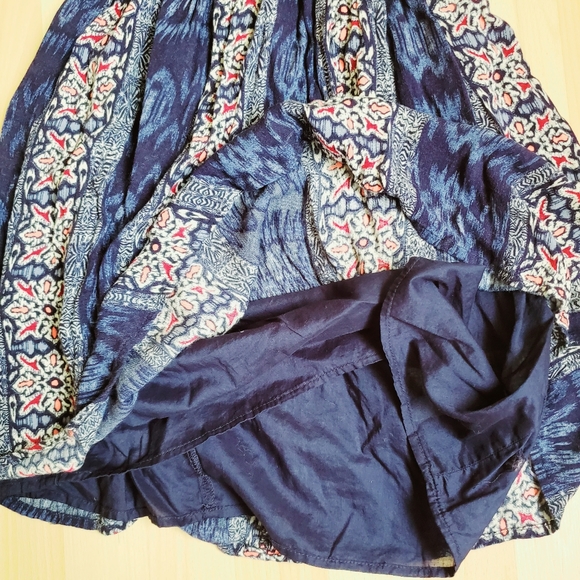 Hollister | Halter Print Midi Dress - Picture 5 of 8